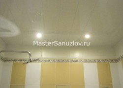 Натяжные потолки в ванной комнате: эстетика и функциональность